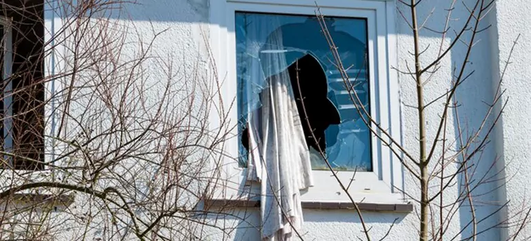 Storm Window Installation Contractors in Doral, FL